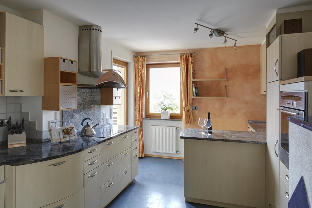 Residence Ladurn Tirolo Rum bild